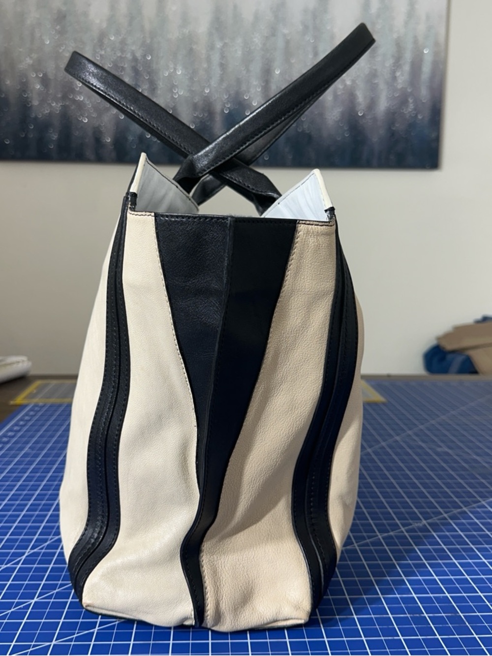 ✨ CHLOE "Alison" Large Calfskin Tote | Premium Suede Interior, Free Shipping!📦 - Picture 4 of 10